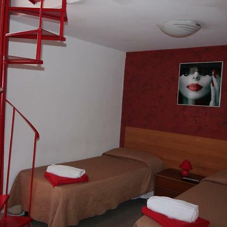 Guesthouse Paradisio โรม ภายนอก รูปภาพ