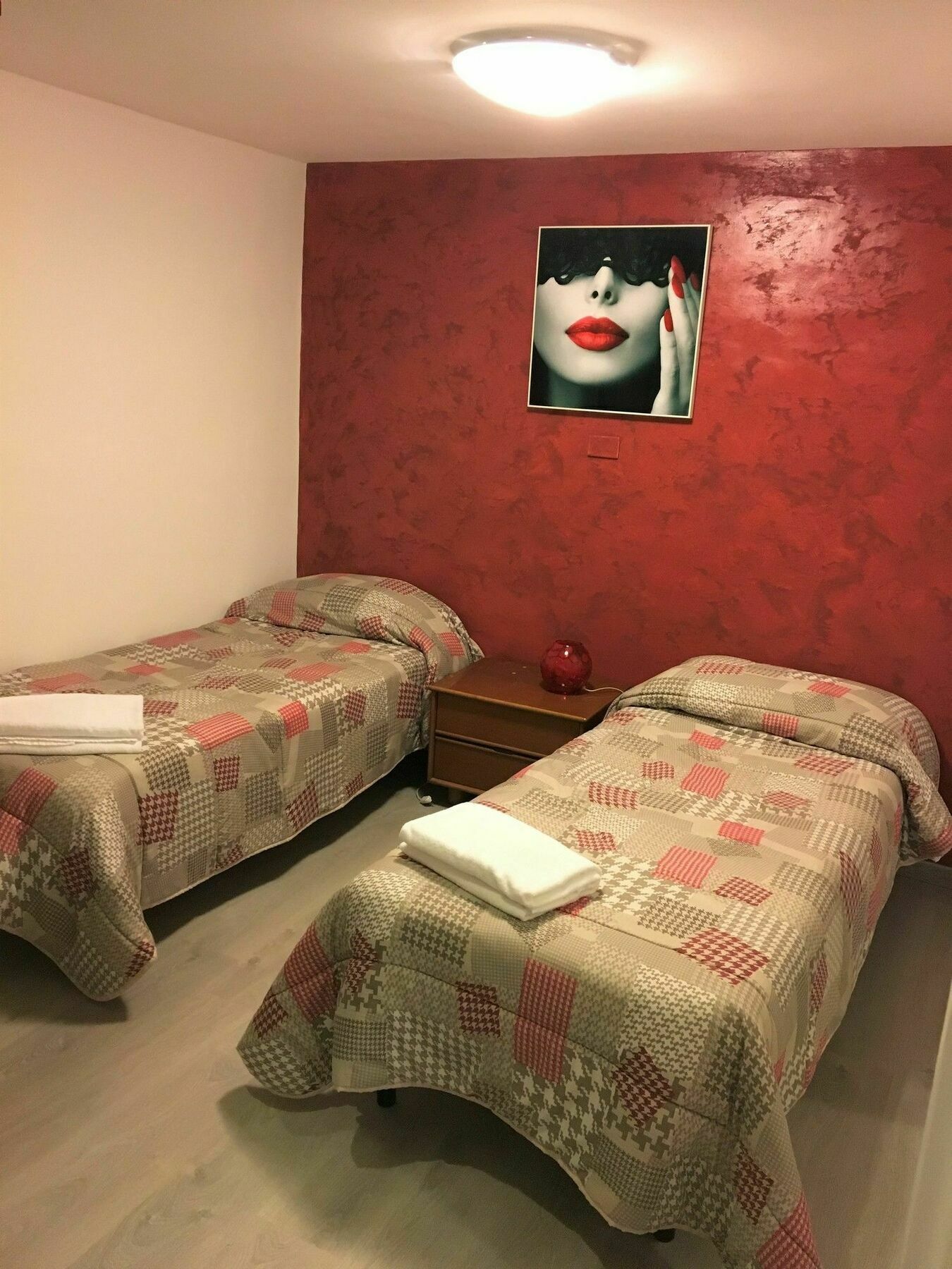 Guesthouse Paradisio โรม ภายนอก รูปภาพ