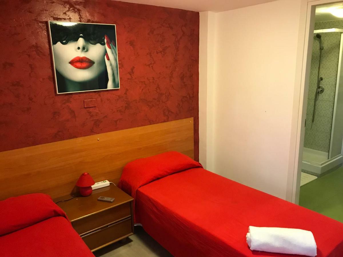 Guesthouse Paradisio โรม ภายนอก รูปภาพ