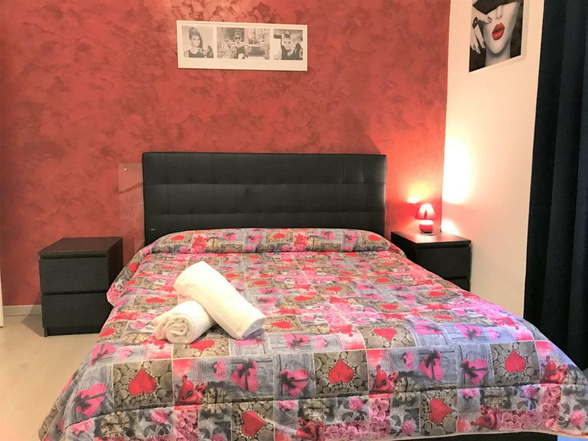 Guesthouse Paradisio โรม ภายนอก รูปภาพ