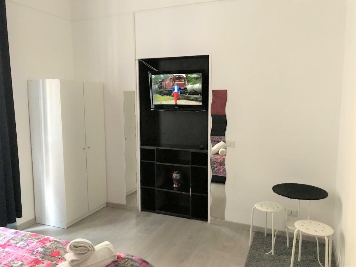 Guesthouse Paradisio โรม ภายนอก รูปภาพ