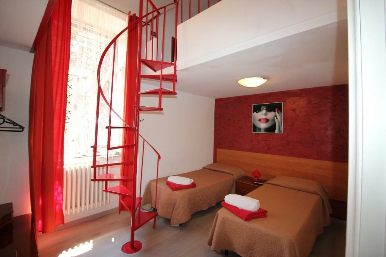 Guesthouse Paradisio โรม ภายนอก รูปภาพ