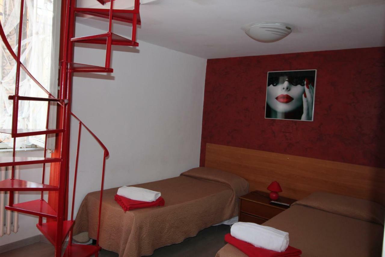 Guesthouse Paradisio โรม ภายนอก รูปภาพ
