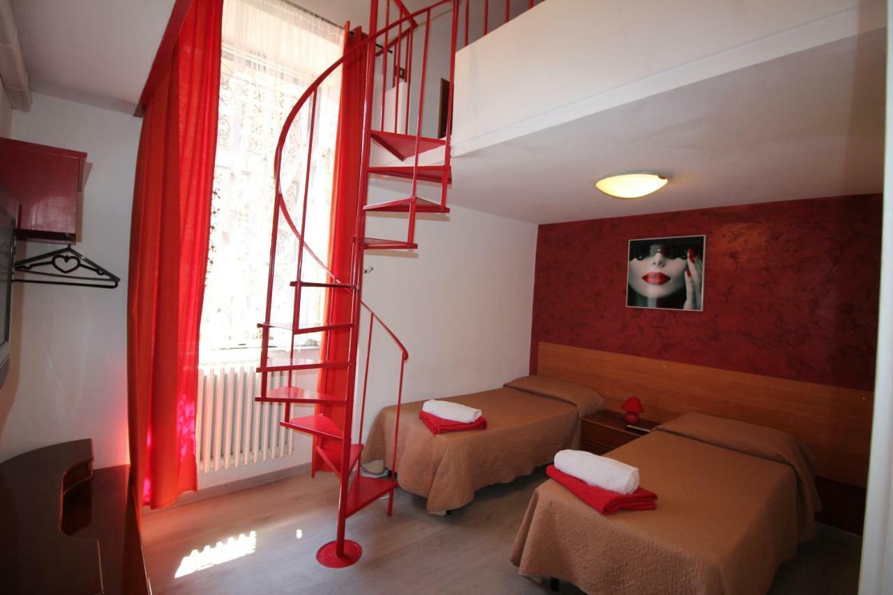 Guesthouse Paradisio โรม ภายนอก รูปภาพ