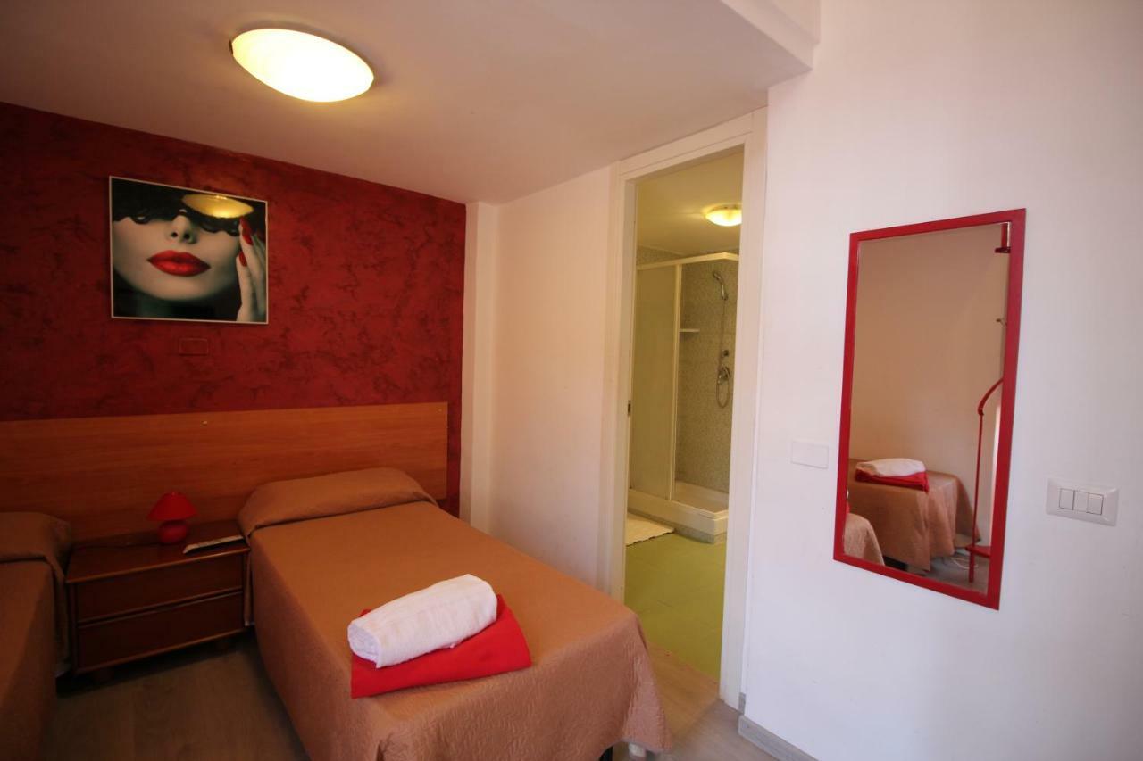 Guesthouse Paradisio โรม ภายนอก รูปภาพ